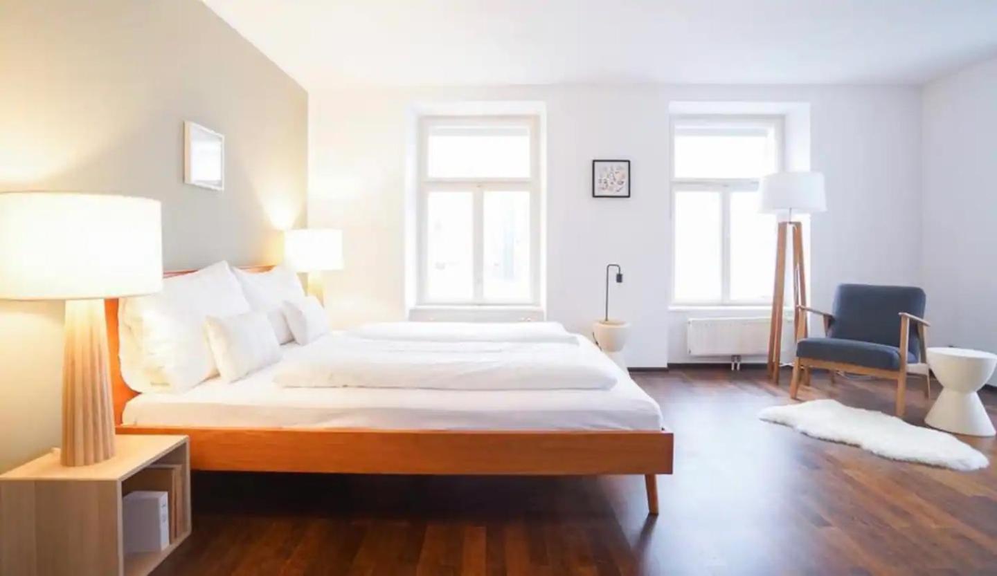 Authentic Austrian Flat In The South Of Vienna Apartment Modling Exterior photo