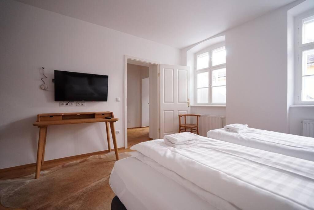 Authentic Austrian Flat In The South Of Vienna Apartment Modling Exterior photo