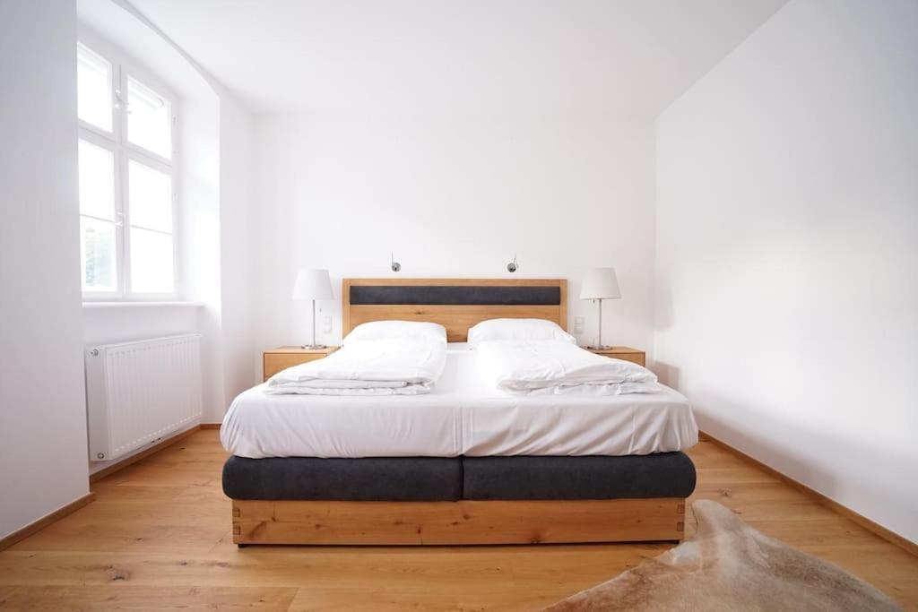 Authentic Austrian Flat In The South Of Vienna Apartment Modling Exterior photo
