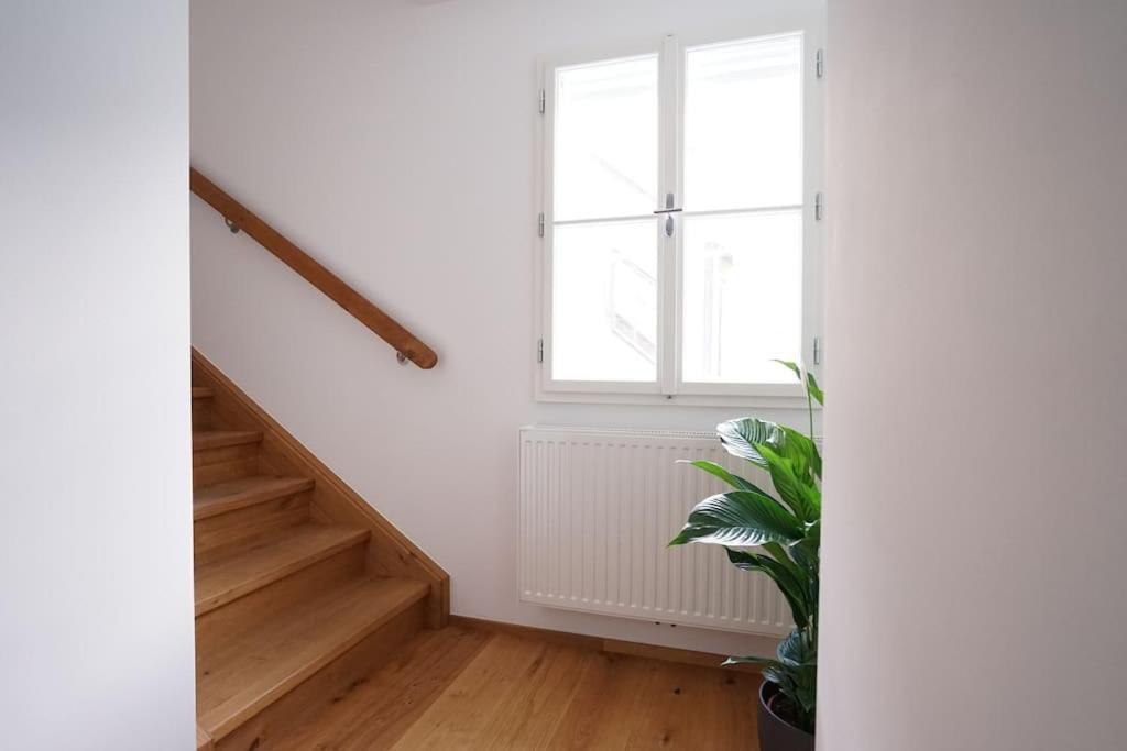 Authentic Austrian Flat In The South Of Vienna Apartment Modling Exterior photo